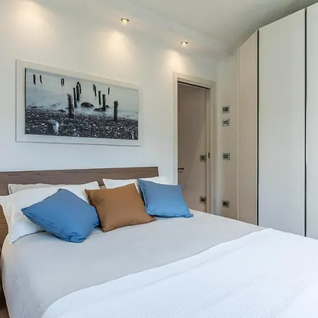 Exclusive-lakeview Bella Vista Orta G&g شقة أومغنا