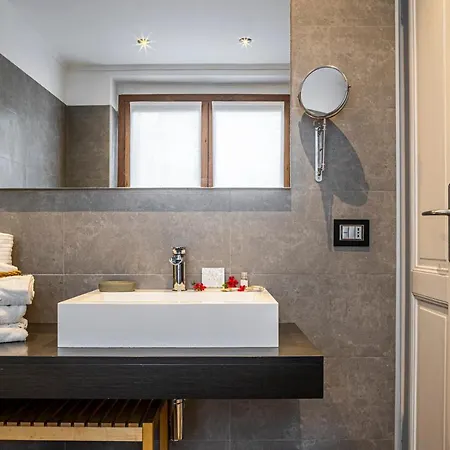 Exclusive-lakeview Bella Vista Orta G&g *